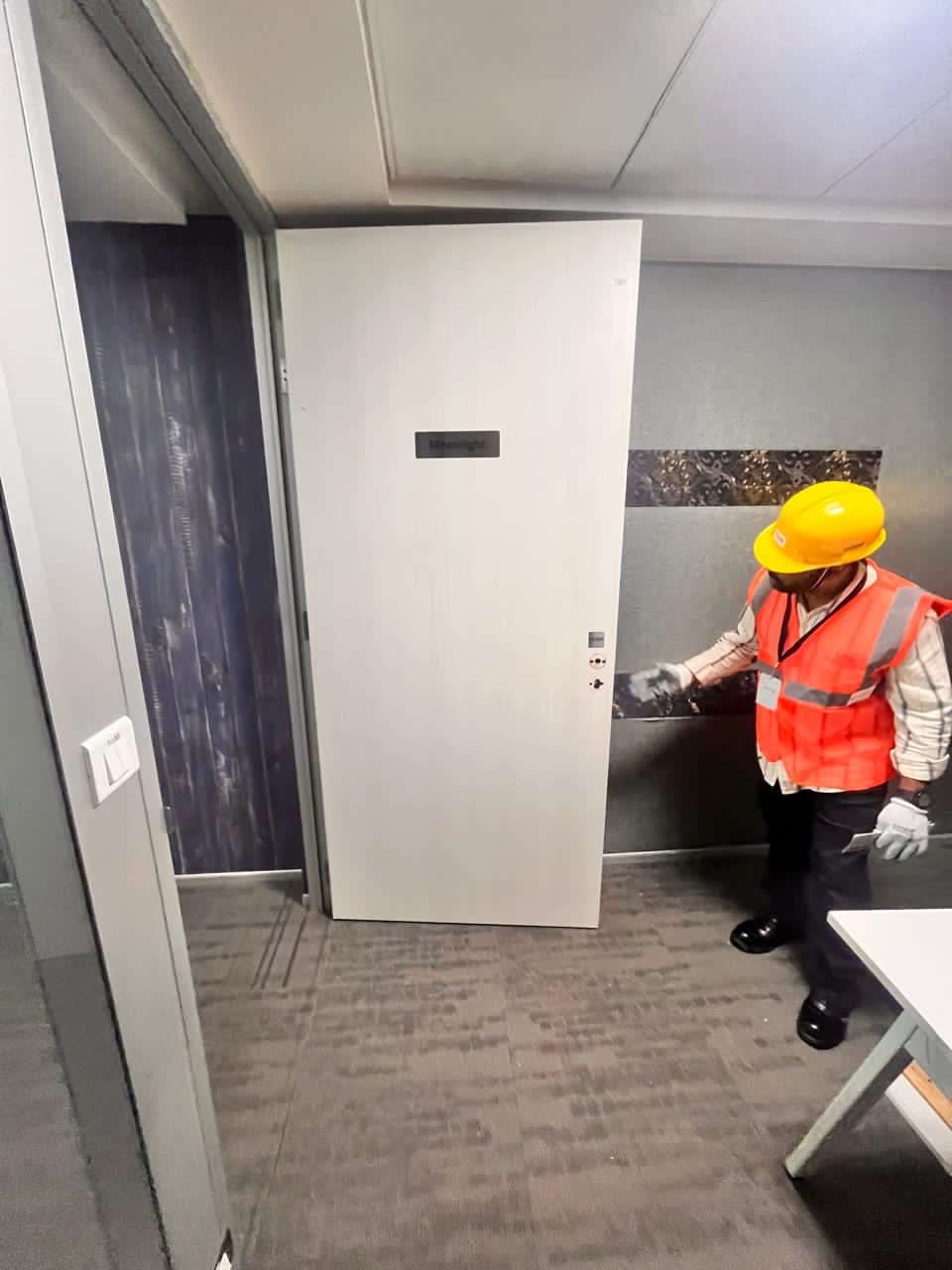 Aarohan Enterprises - Industrial UPS & SMF Battery Bank De-rigging: Safe extraction of modular data center uninterruptible power supply systems. (Photo 130)